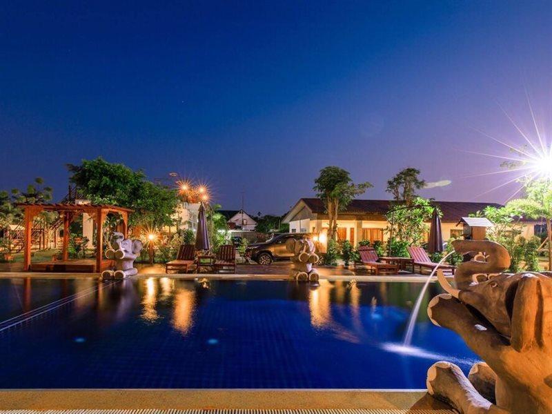Oyo 837 Baan Kiang Nam Resort Bang Lamung Exteriör bild