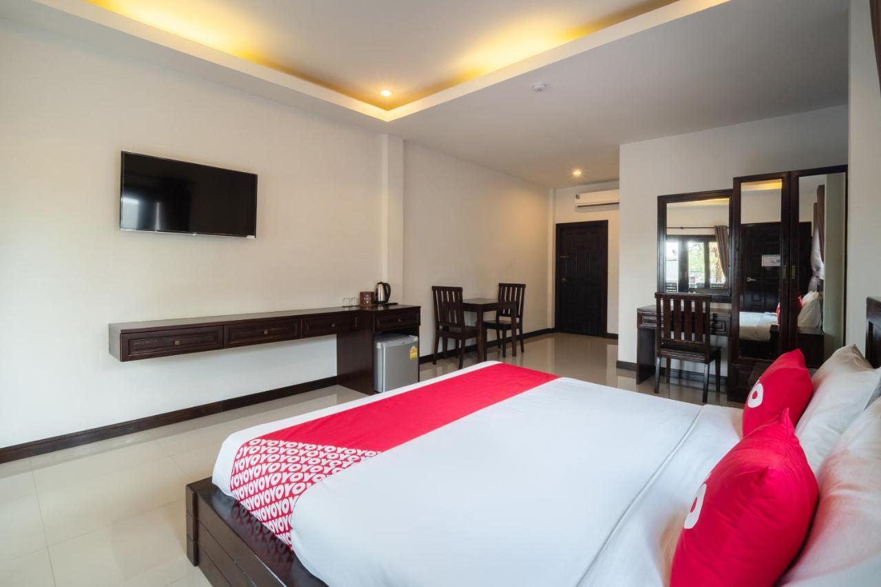 Oyo 837 Baan Kiang Nam Resort Bang Lamung Exteriör bild