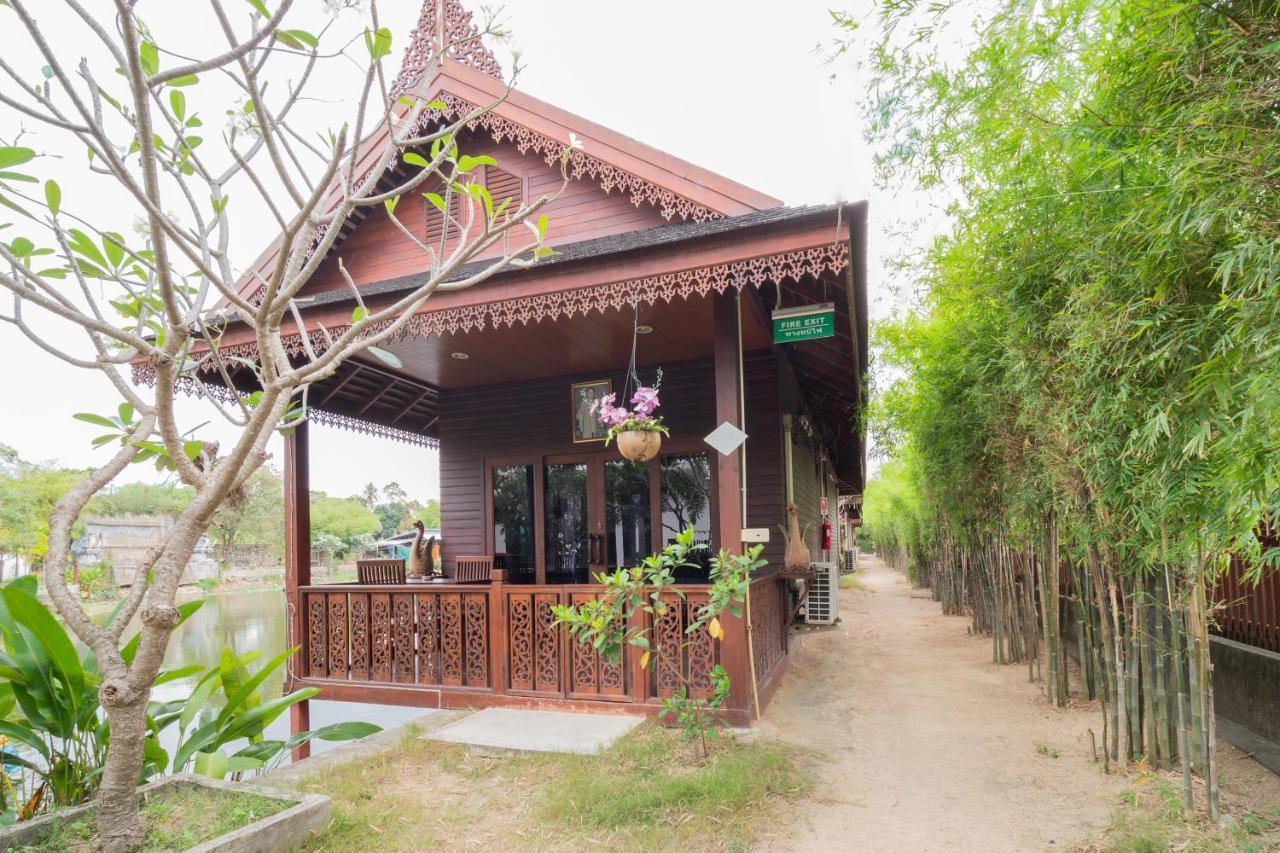 Oyo 837 Baan Kiang Nam Resort Bang Lamung Exteriör bild