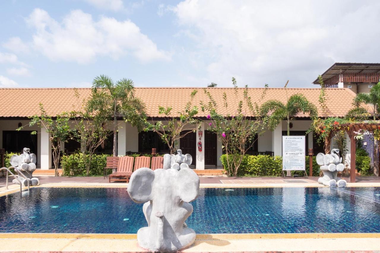 Oyo 837 Baan Kiang Nam Resort Bang Lamung Exteriör bild