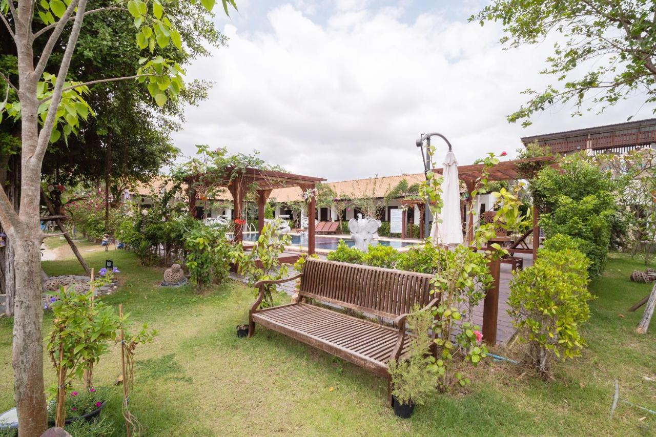 Oyo 837 Baan Kiang Nam Resort Bang Lamung Exteriör bild