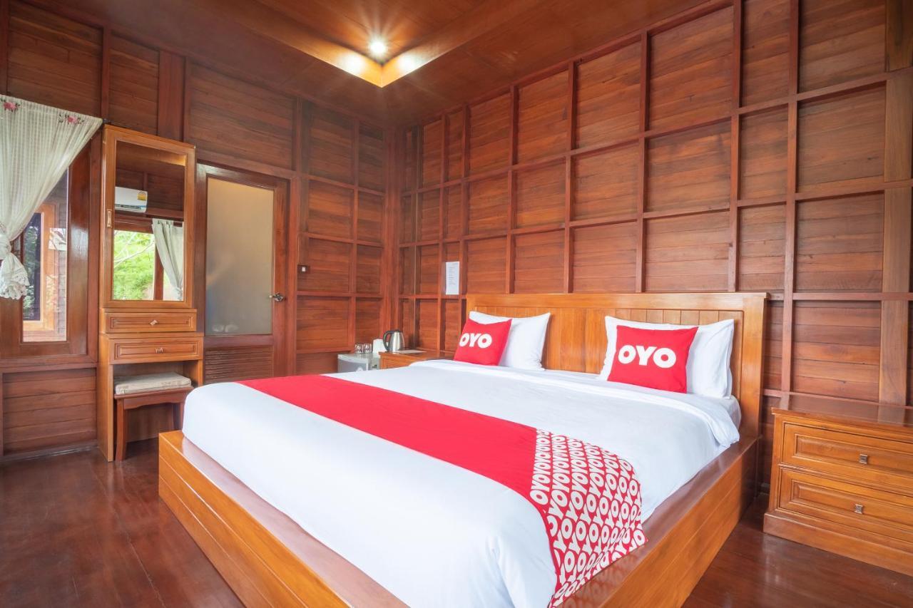 Oyo 837 Baan Kiang Nam Resort Bang Lamung Exteriör bild